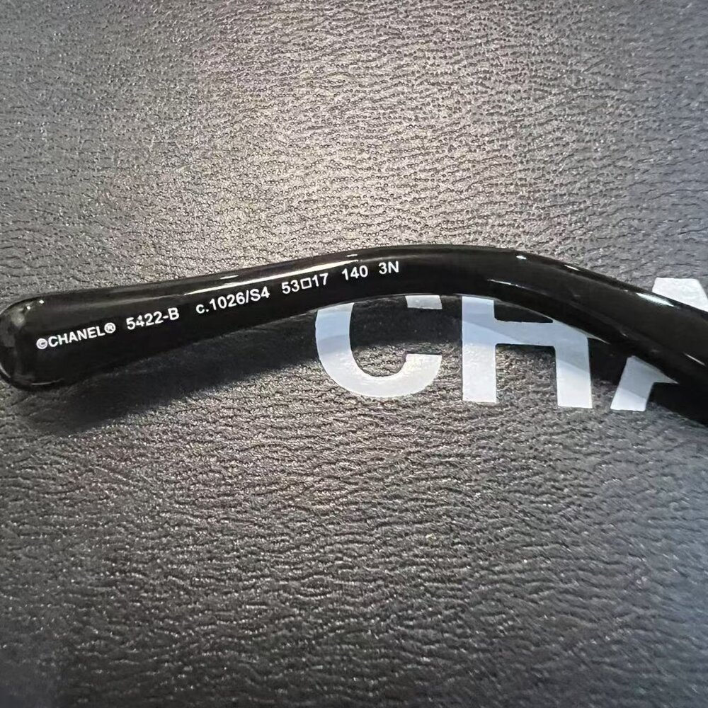Authentic CHANEL Sunglasses Women's Polarized-Black/White CC Logo New With Box - Picture 8 of 9